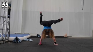 Sofie Dossi feet photo thumbnail