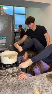 Sofie Dossi feet photo thumbnail