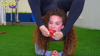 Sofie Dossi feet photo thumbnail