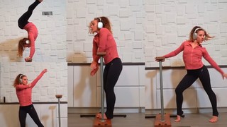 Sofie Dossi feet photo thumbnail