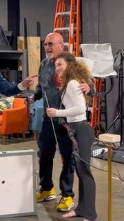 Sofie Dossi feet photo thumbnail