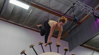 Sofie Dossi feet photo thumbnail