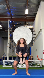 Sofie Dossi feet photo thumbnail
