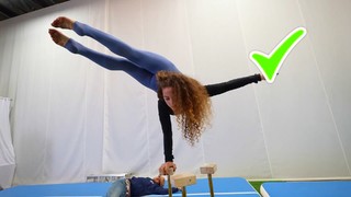 Sofie Dossi feet photo thumbnail