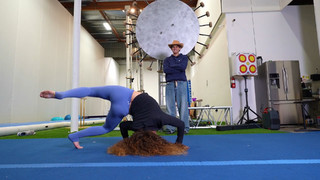 Sofie Dossi feet photo thumbnail