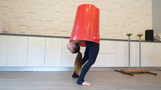 Sofie Dossi feet photo thumbnail