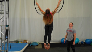Sofie Dossi feet photo thumbnail