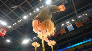 Sofie Dossi feet photo thumbnail