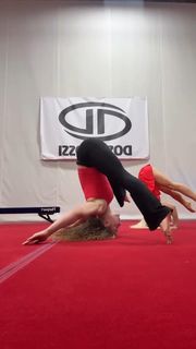 Sofie Dossi feet photo thumbnail