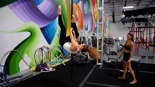 Sofie Dossi feet photo thumbnail