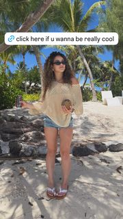 Sofie Dossi feet photo thumbnail