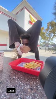 Sofie Dossi feet photo thumbnail