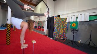 Sofie Dossi feet photo thumbnail