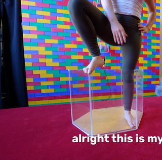 Sofie Dossi feet photo thumbnail