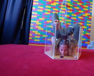 Sofie Dossi feet photo thumbnail