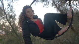 Sofie Dossi feet photo 5