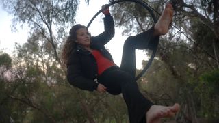 Sofie Dossi feet photo 4