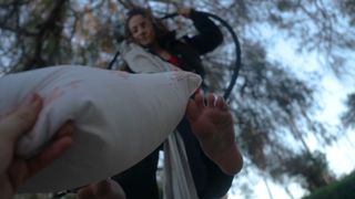 Sofie Dossi feet photo 3