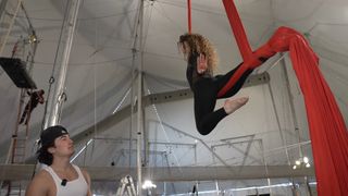Sofie Dossi feet photo 9