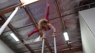 Sofie Dossi feet photo 14