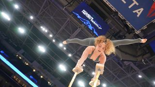 Sofie Dossi feet photo 9