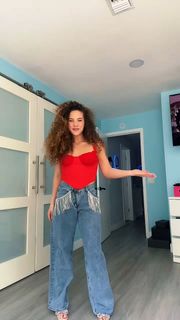 Sofie Dossi feet photo 1