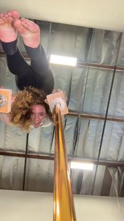 Sofie Dossi feet photo 8