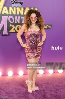 Sofie Dossi feet photo 12