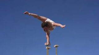 Sofie Dossi feet photo 3