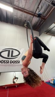 Sofie Dossi feet photo 5