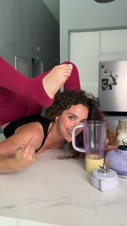 Sofie Dossi feet photo 18