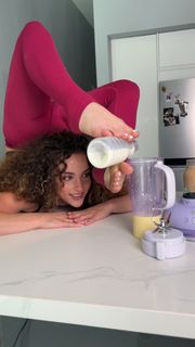 Sofie Dossi feet photo 16