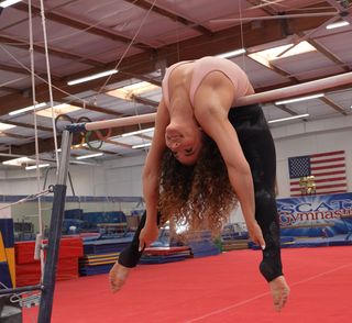 Sofie Dossi feet photo 10