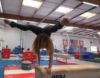 Sofie Dossi feet photo 8