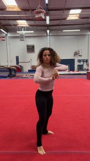 Sofie Dossi feet photo 6