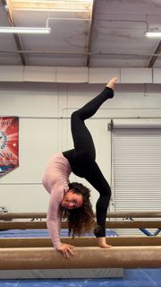 Sofie Dossi feet photo 5