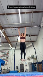 Sofie Dossi feet photo 2