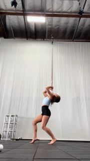 Sofie Dossi feet photo 19