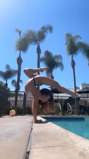 Sofie Dossi feet photo 16