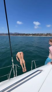 Sofie Dossi feet photo 2