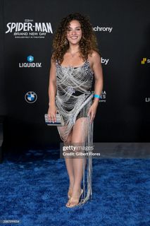 Sofie Dossi feet photo 13
