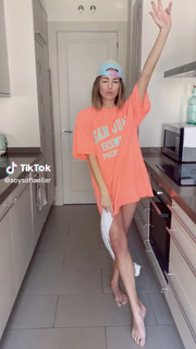 Sofía Ellar feet photo 1