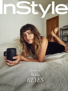 Sofía Reyes feet photo thumbnail