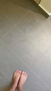 Sofía Reyes feet photo thumbnail