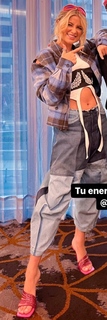 Sofía Reyes feet photo thumbnail