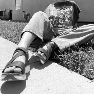 Sofía Reyes feet photo thumbnail