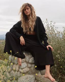 Sofía Reyes feet photo thumbnail