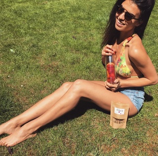 Sofía Suescun feet photo thumbnail