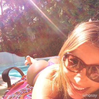 Sofía Vergara feet photo thumbnail