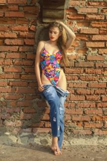 Sofía Vergara feet photo thumbnail